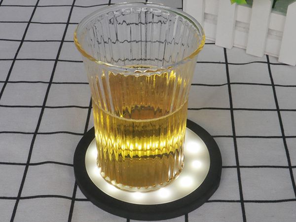 led燈硅膠杯墊，創(chuàng)意防燙水杯墊-硅膠墊